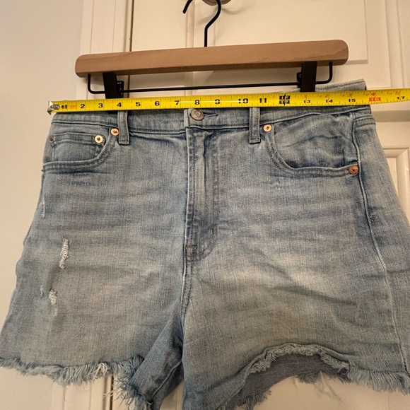 GAP High Rise 4in Denim Shorts - Picture 3 of 6